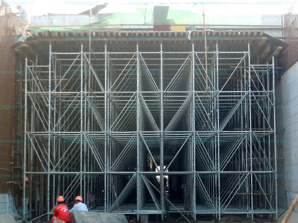 “承插型盤扣式腳手架，搭建好助手，效率有保障”